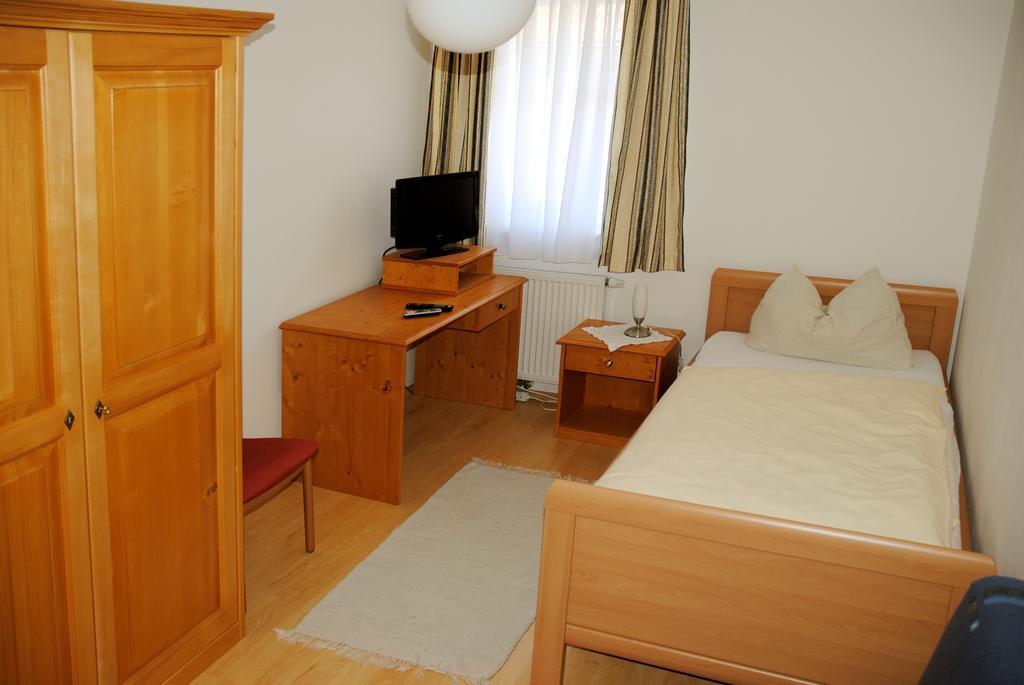 Pension Hiesel-Villa Untersbergblick Anthering ห้อง รูปภาพ