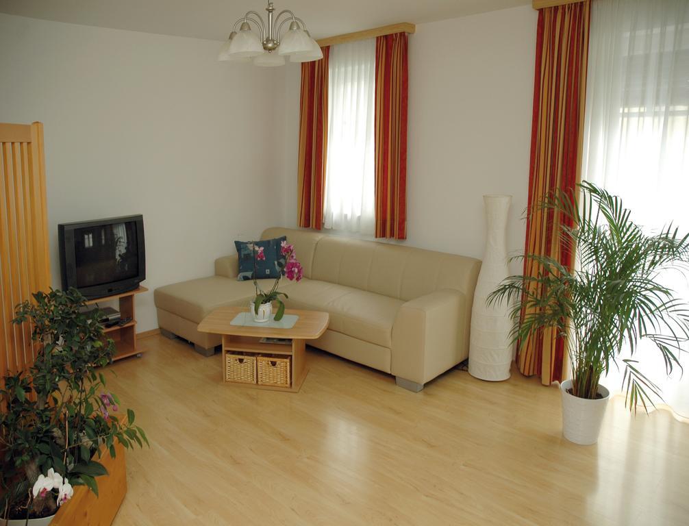 Pension Hiesel-Villa Untersbergblick Anthering ห้อง รูปภาพ
