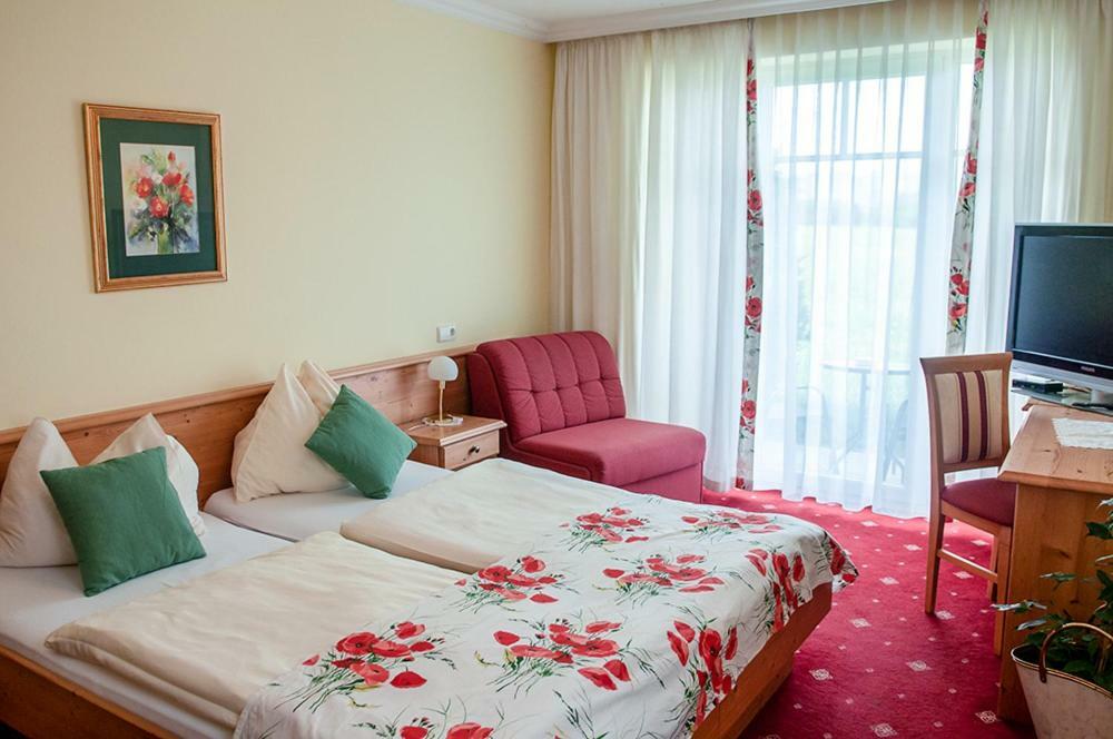 Pension Hiesel-Villa Untersbergblick Anthering ภายนอก รูปภาพ