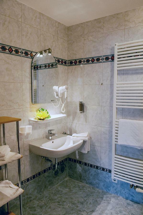 Pension Hiesel-Villa Untersbergblick Anthering ภายนอก รูปภาพ