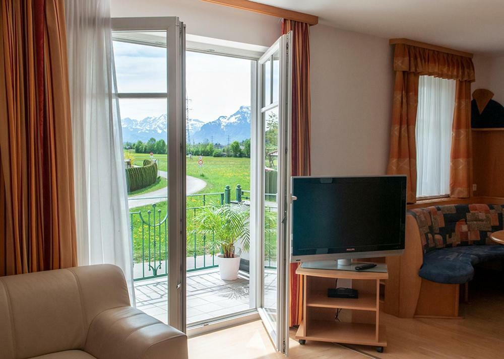 Pension Hiesel-Villa Untersbergblick Anthering ภายนอก รูปภาพ