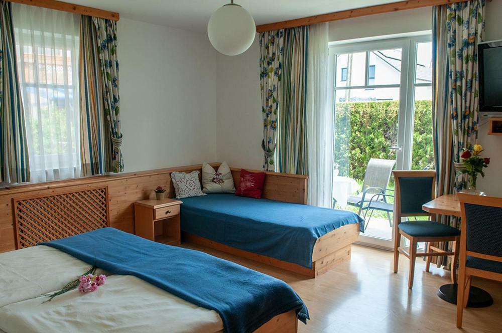Pension Hiesel-Villa Untersbergblick Anthering ภายนอก รูปภาพ
