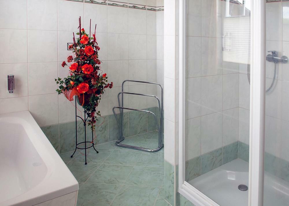 Pension Hiesel-Villa Untersbergblick Anthering ภายนอก รูปภาพ