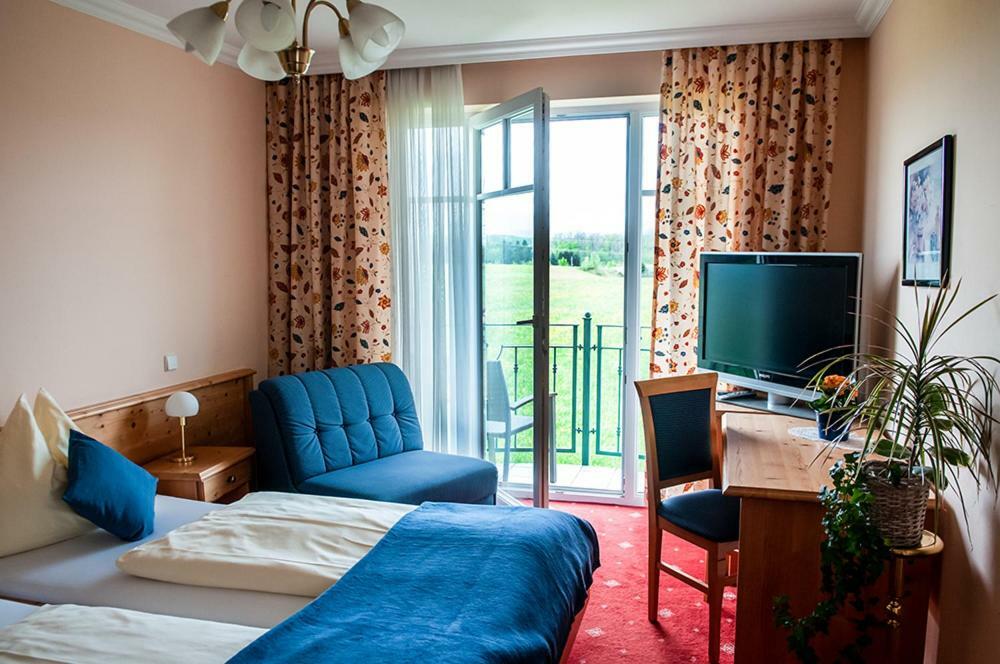Pension Hiesel-Villa Untersbergblick Anthering ภายนอก รูปภาพ