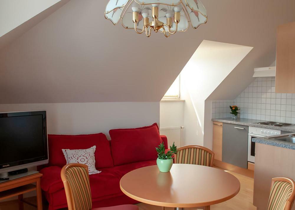 Pension Hiesel-Villa Untersbergblick Anthering ภายนอก รูปภาพ