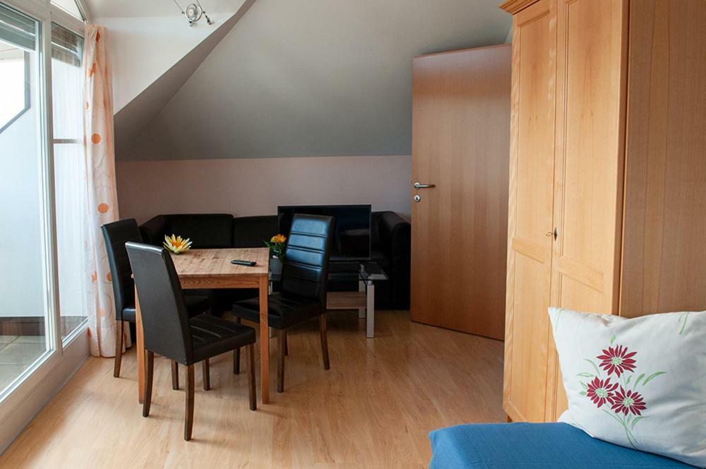 Pension Hiesel-Villa Untersbergblick Anthering ภายนอก รูปภาพ