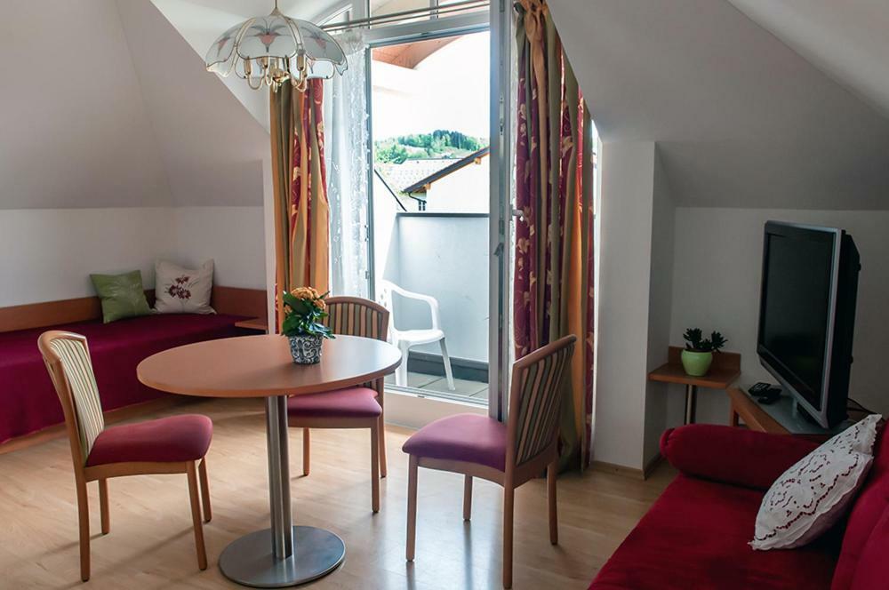 Pension Hiesel-Villa Untersbergblick Anthering ภายนอก รูปภาพ
